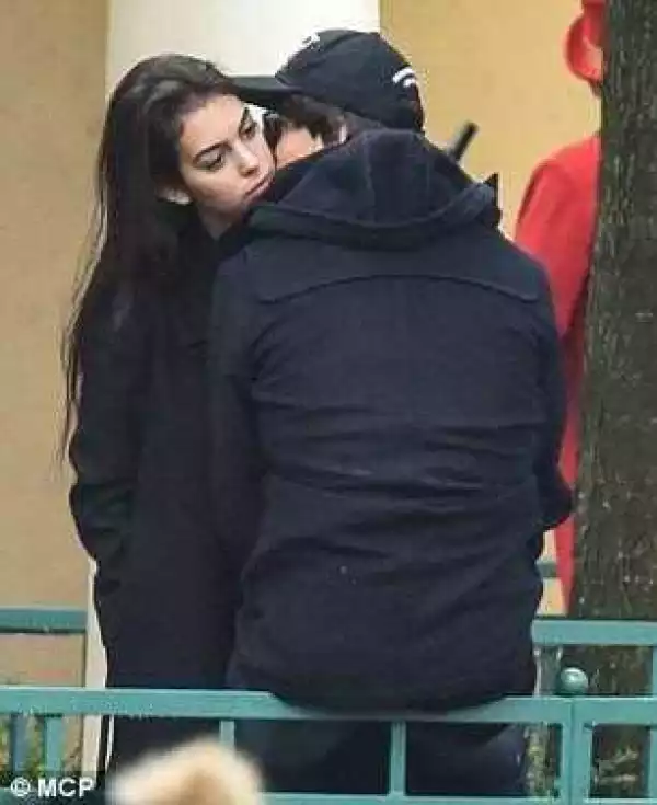 Cristiano Ronaldo and his new girlfriend Georgina Rodriguez get cozy in Paris (Photos)